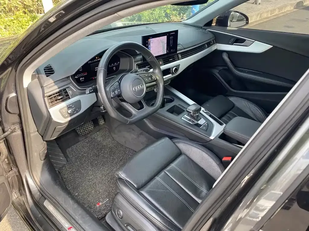 Audi A4L 2022 из CN, фото 4