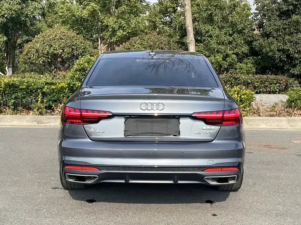 Audi A4L 2022 из CN, фото 8