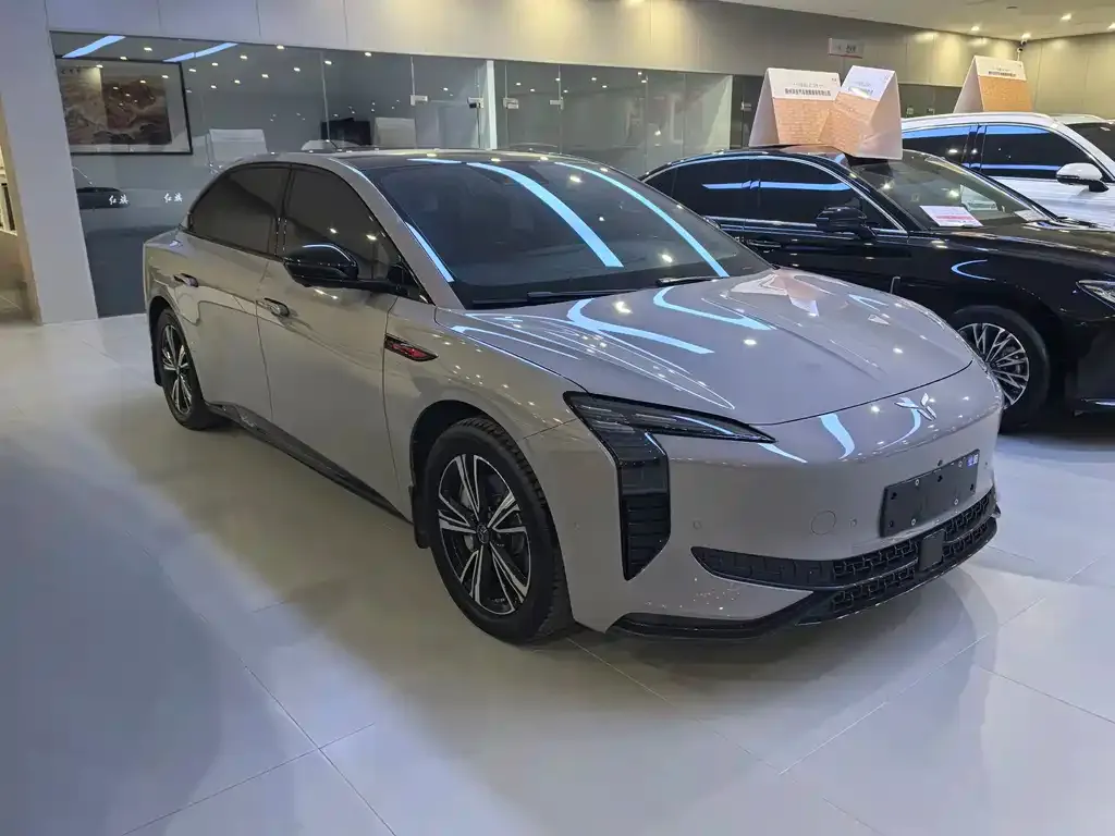 Hongqi EH7 2024 из CN, фото 2