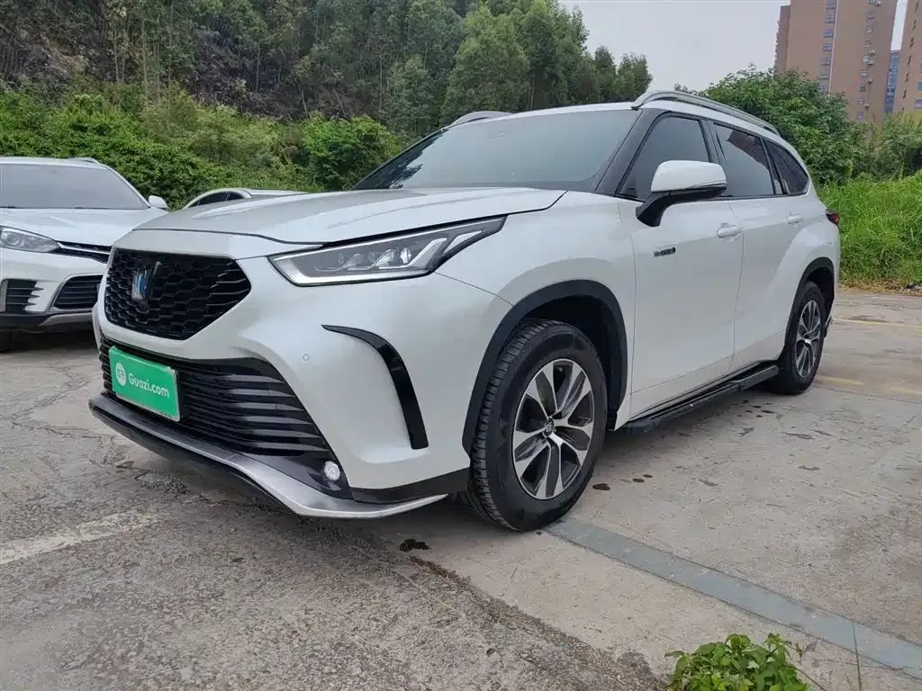 Toyota Crown Kluger 2023 из CN, фото 2