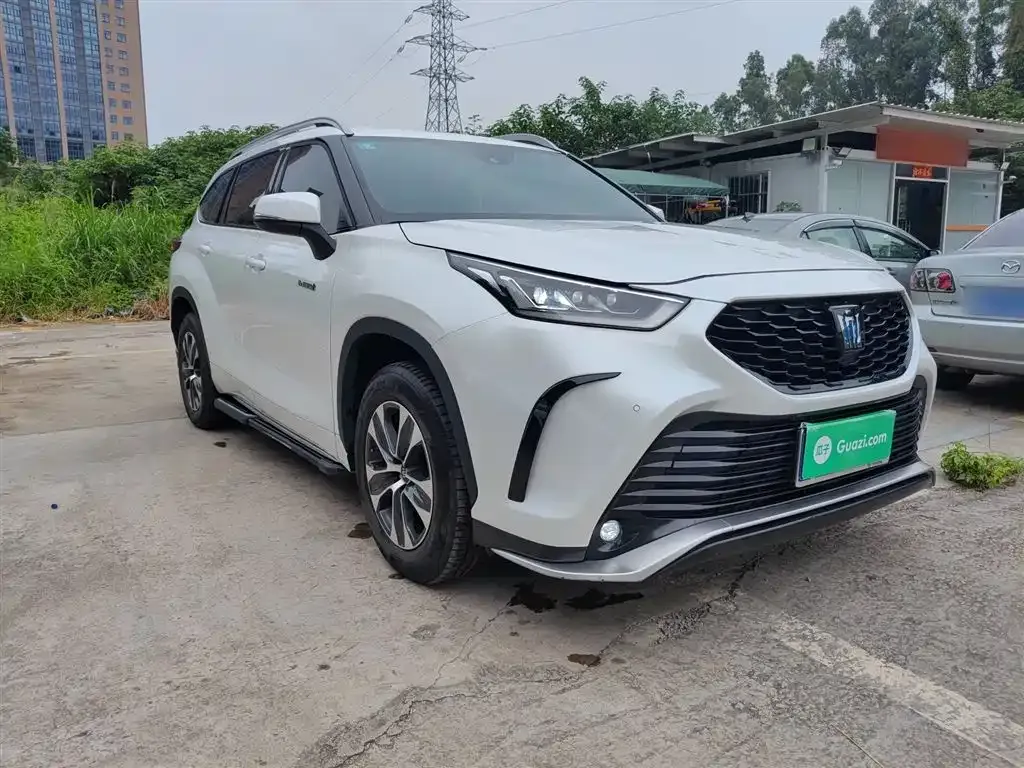 Toyota Crown Kluger 2023 из CN, фото 4