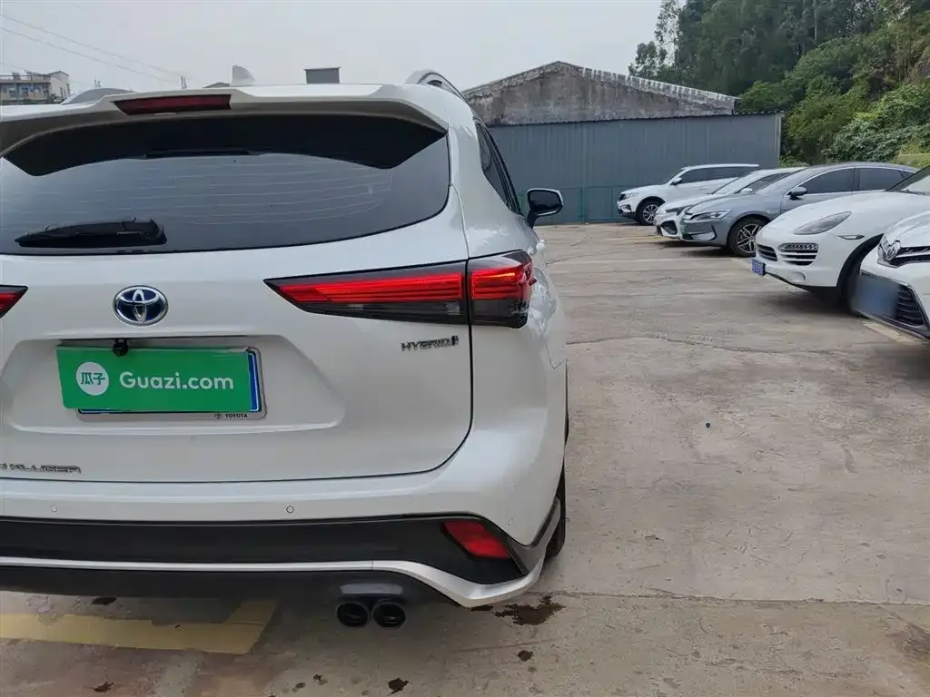 Toyota Crown Kluger 2023 из CN, фото 8