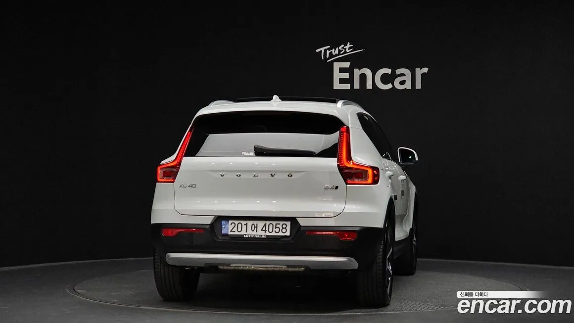 Volvo XC40 2025 из KR, фото 4