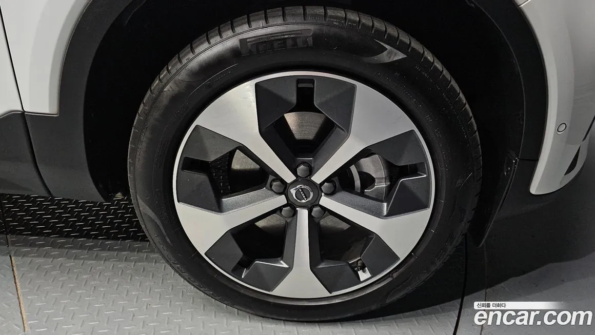 Volvo XC40 2025 из KR, фото 5