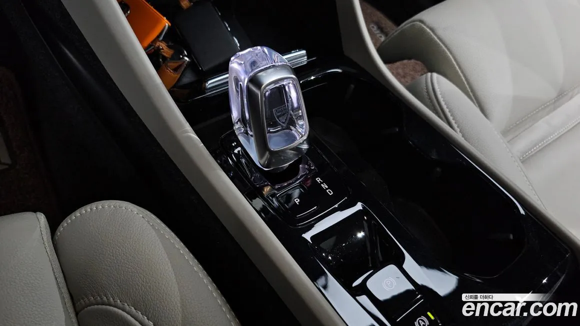 Volvo XC40 2025 из KR, фото 9