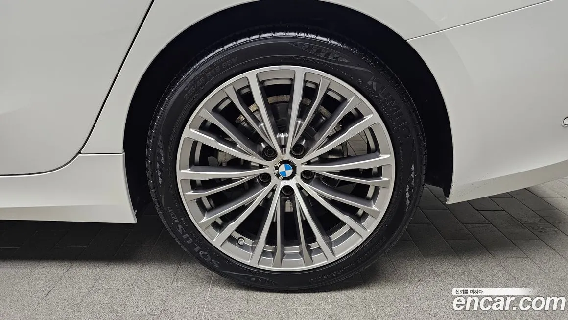 BMW 3-Series 2022 из KR, фото 5