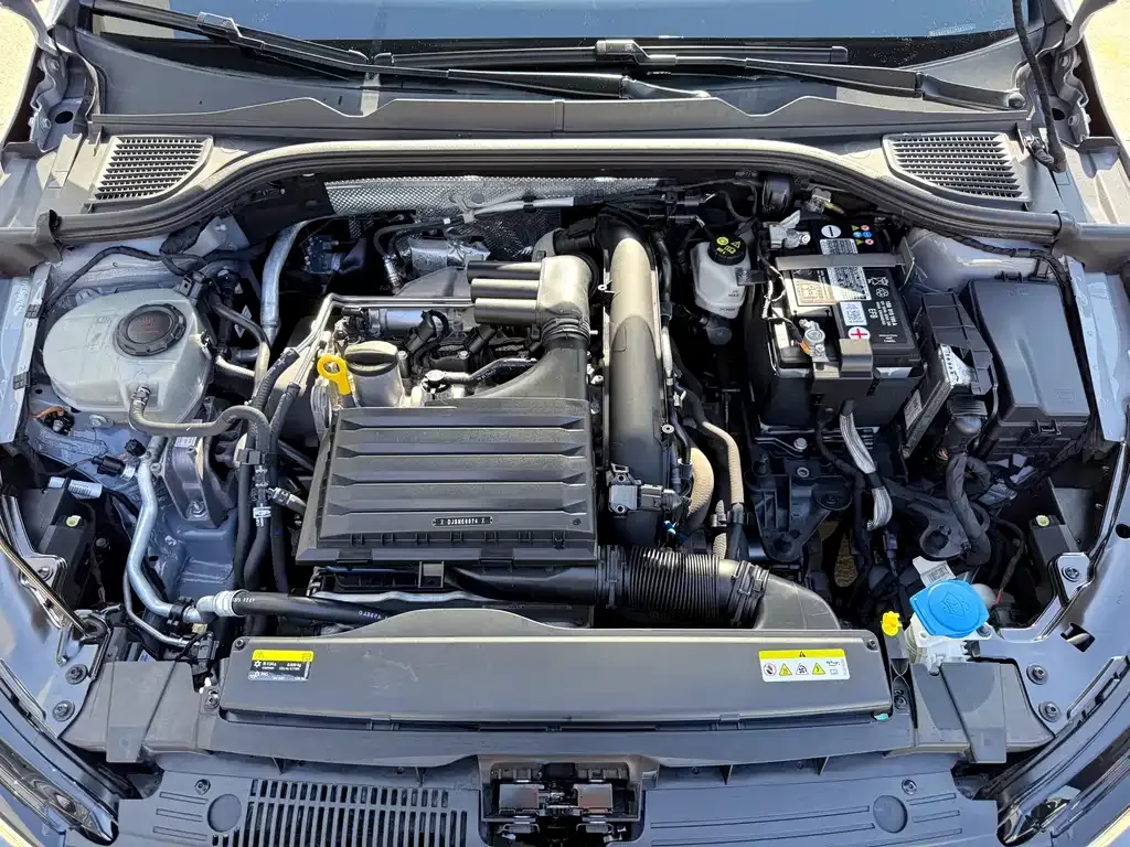 Volkswagen Golf 2021 из CN, фото 5