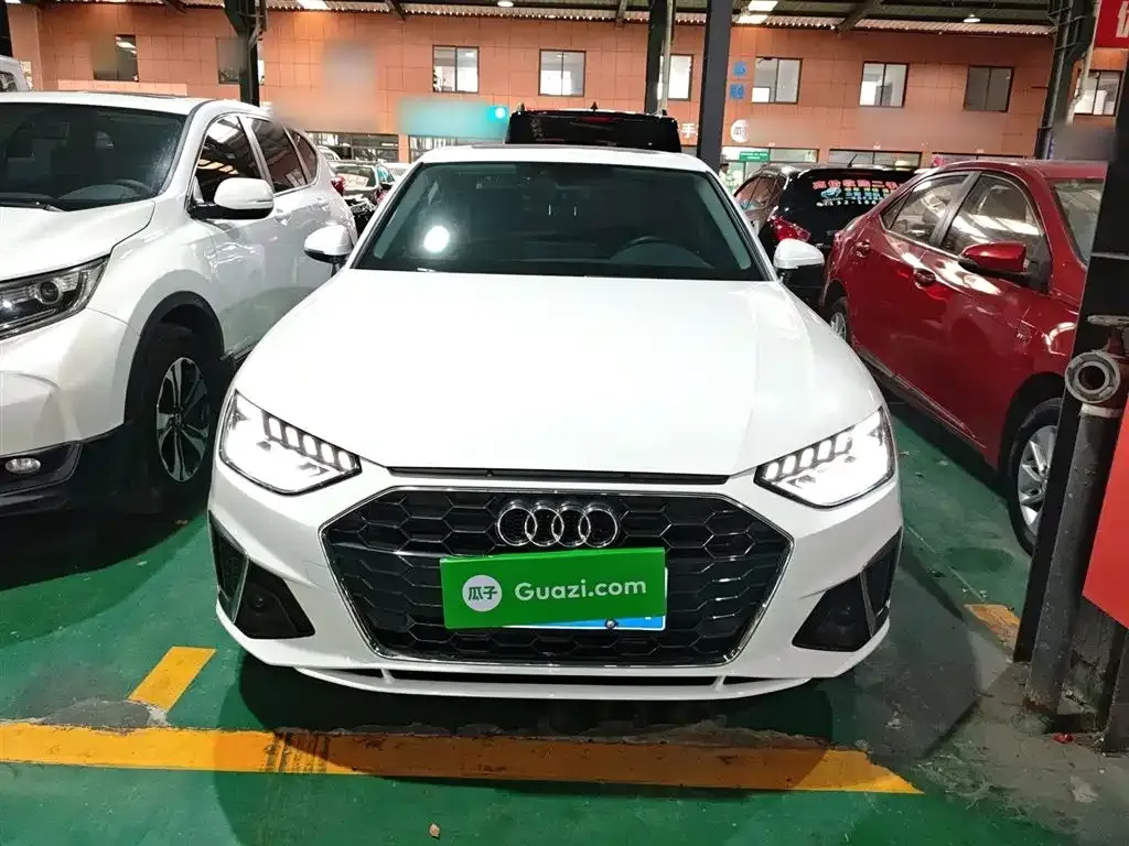 Audi A4L 2022 из CN, фото 3