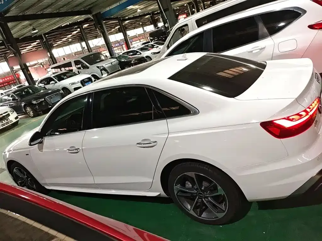 Audi A4L 2022 из CN, фото 5
