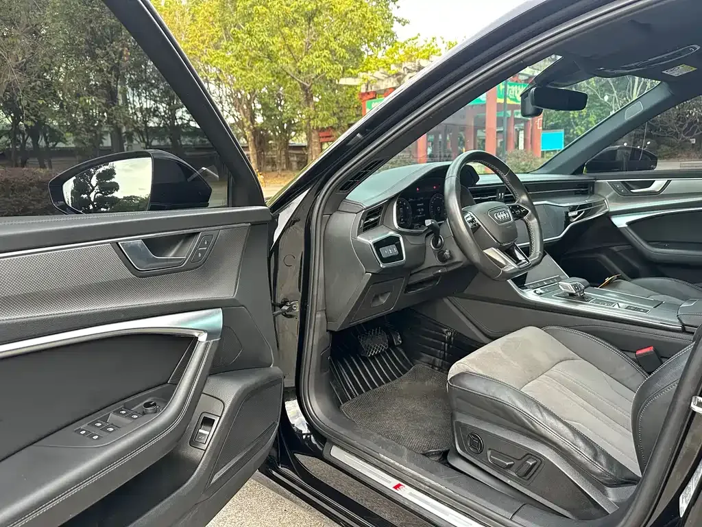 Audi A6L 2022 из CN, фото 8