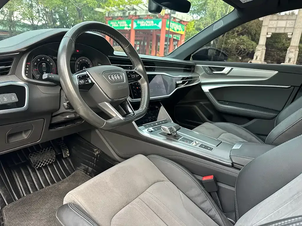 Audi A6L 2022 из CN, фото 9