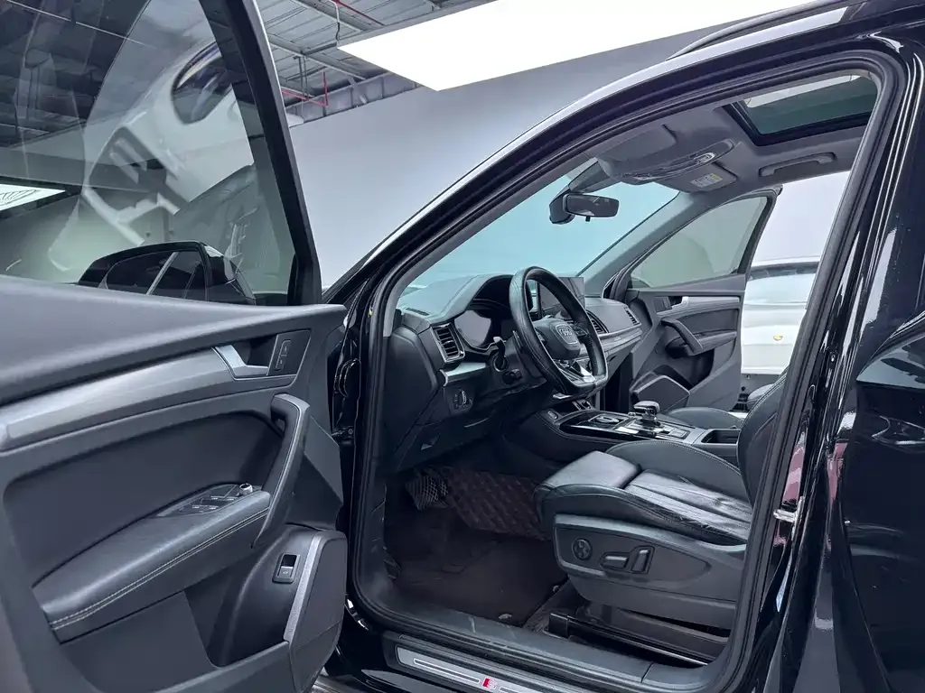 Audi Q5L 2022 из CN, фото 4