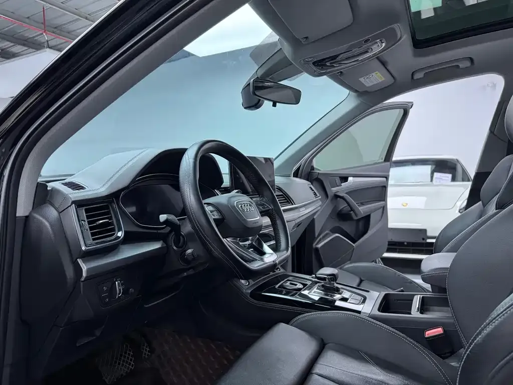 Audi Q5L 2022 из CN, фото 5