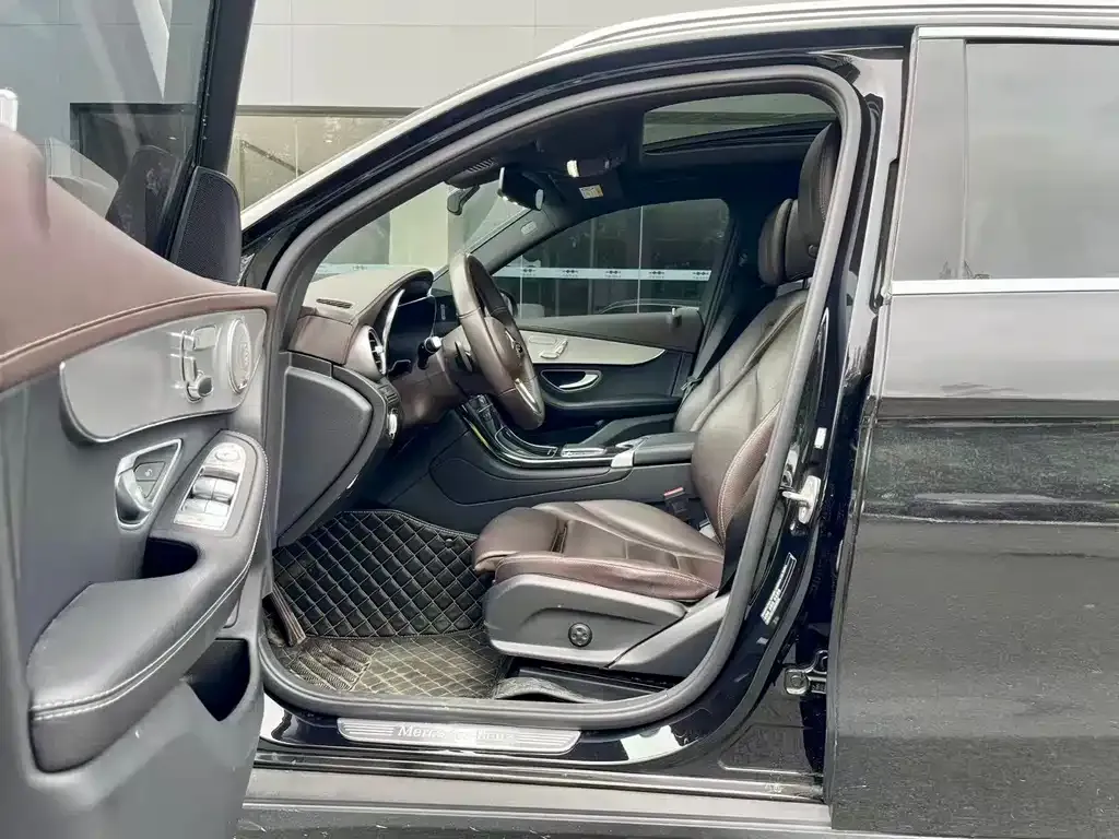 Mercedes-Benz GLC 2023 из CN, фото 4