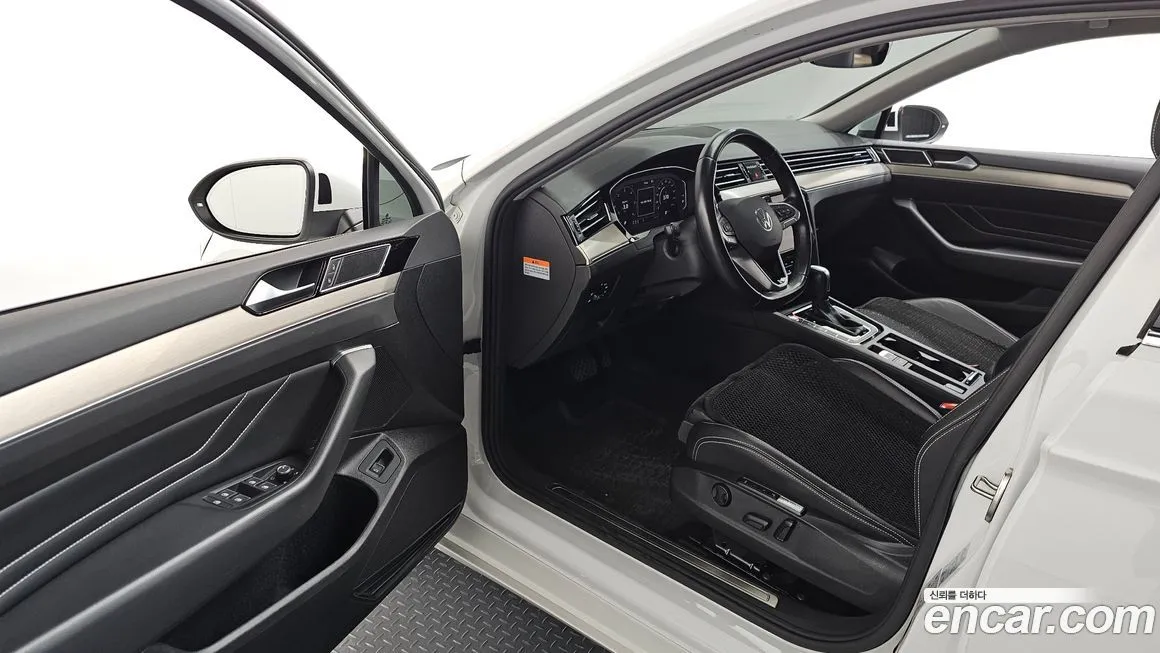 Volkswagen Passat 2021 из KR, фото 10