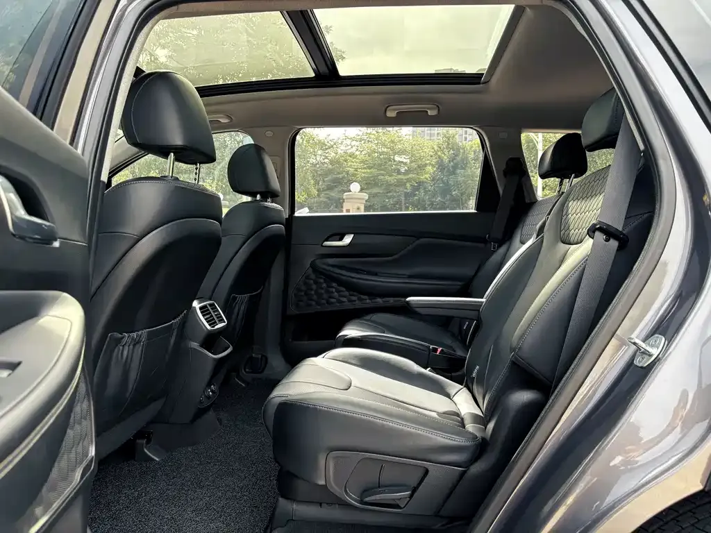 Hyundai Santa Fe 2022 из CN, фото 9