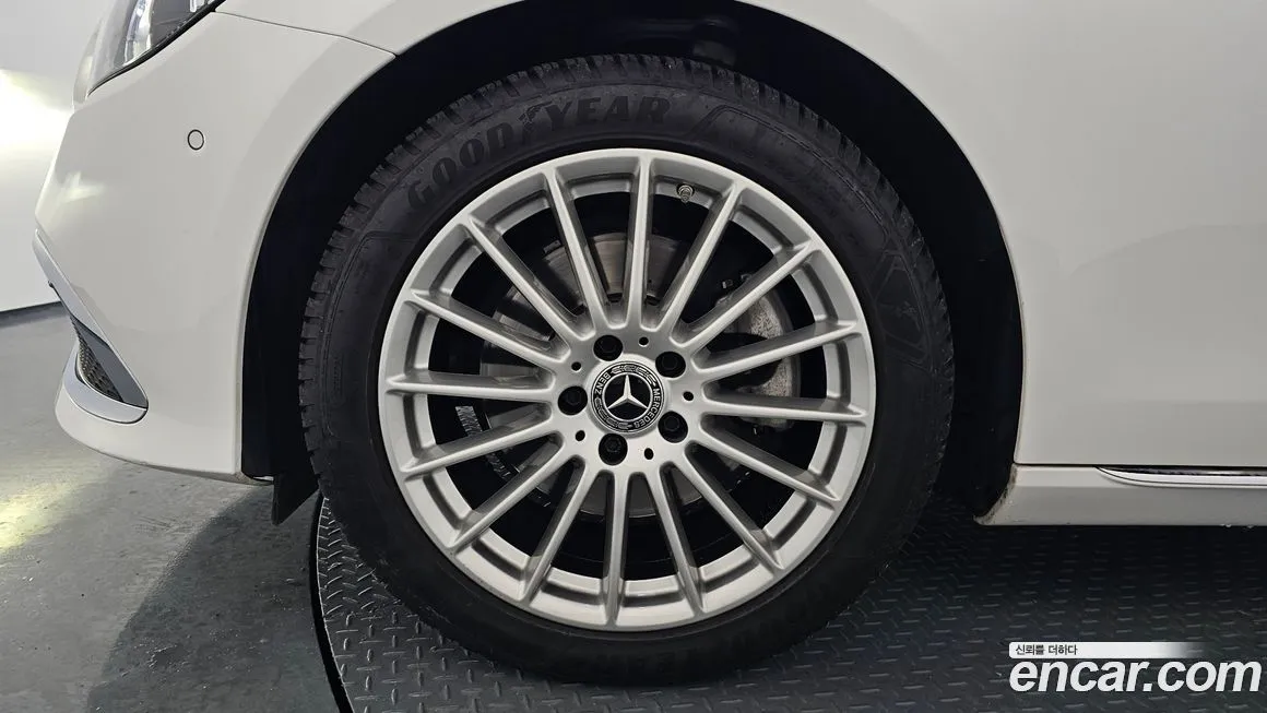 Mercedes-Benz E-Class 2021 из KR, фото 5