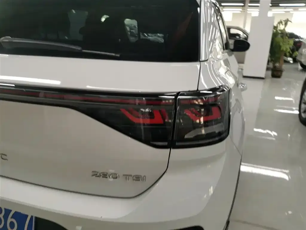 Volkswagen T-Roc 2023 из CN, фото 8