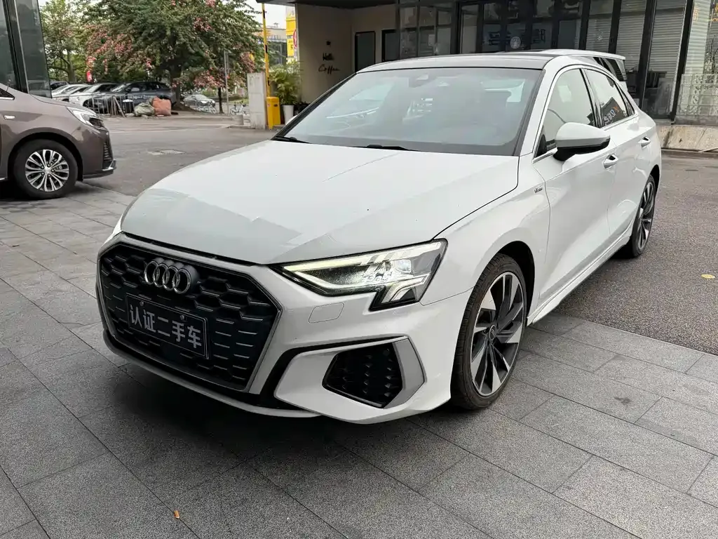 Audi A3 2023 из CN, фото 1
