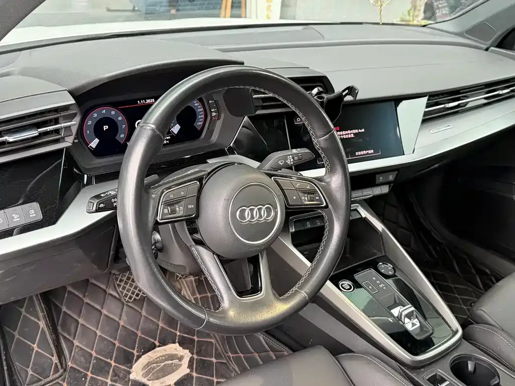 Audi A3 2023 из CN, фото 3