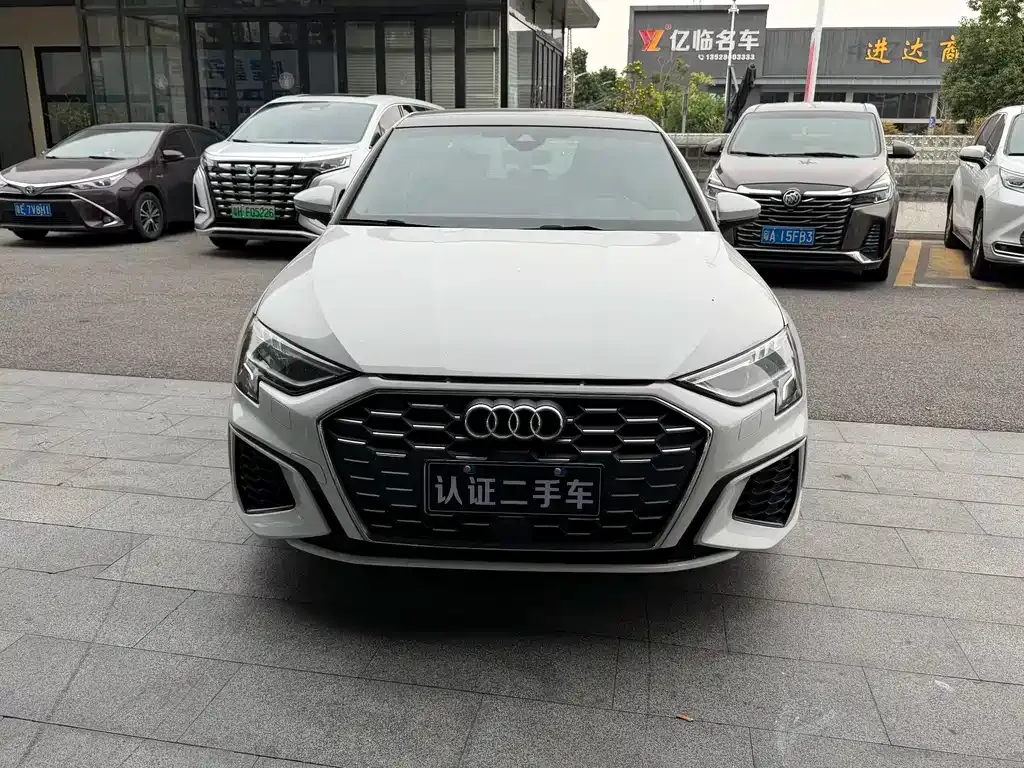 Audi A3 2023 из CN, фото 4