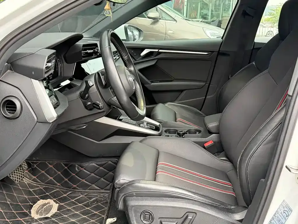 Audi A3 2023 из CN, фото 6