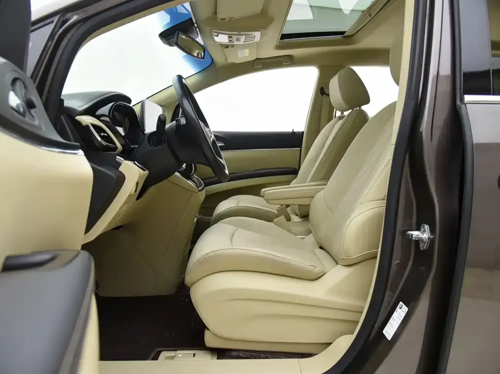 Buick GL8 2024 из CN, фото 5
