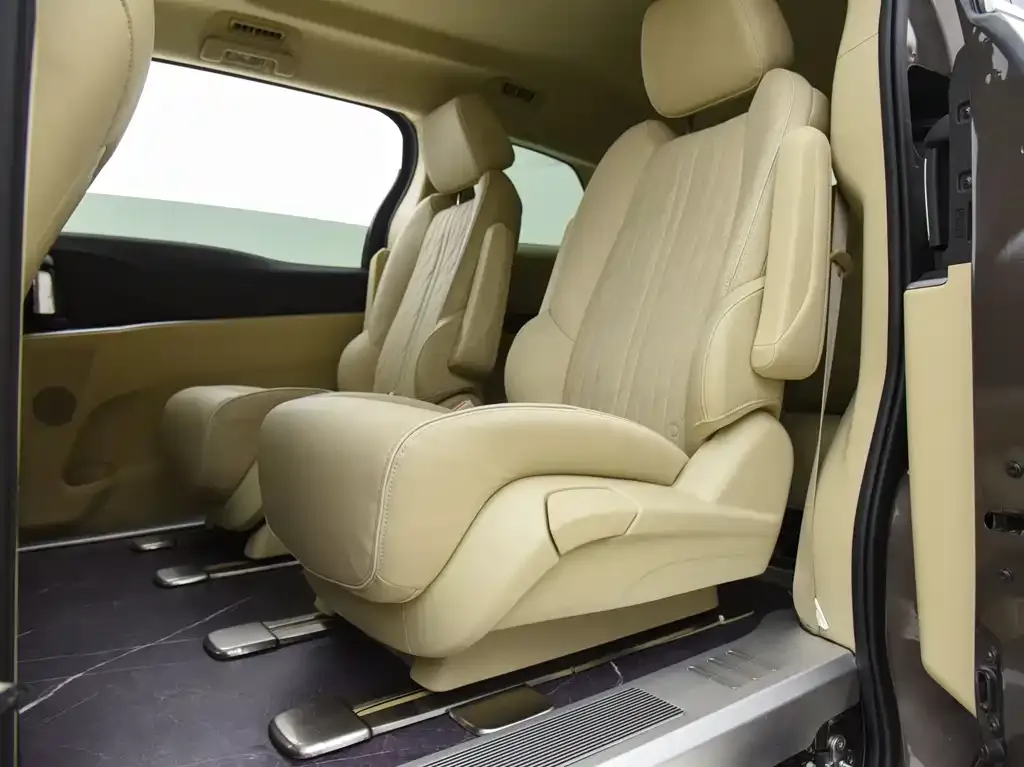 Buick GL8 2024 из CN, фото 6
