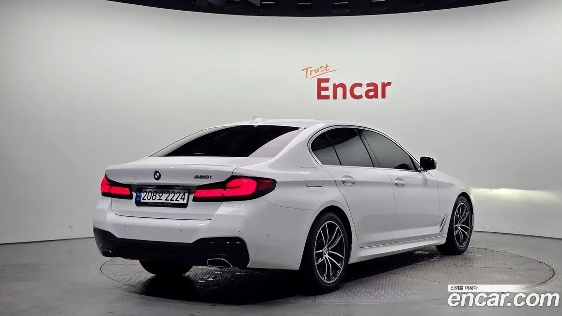 BMW 5-Series 2021 из KR, фото 2
