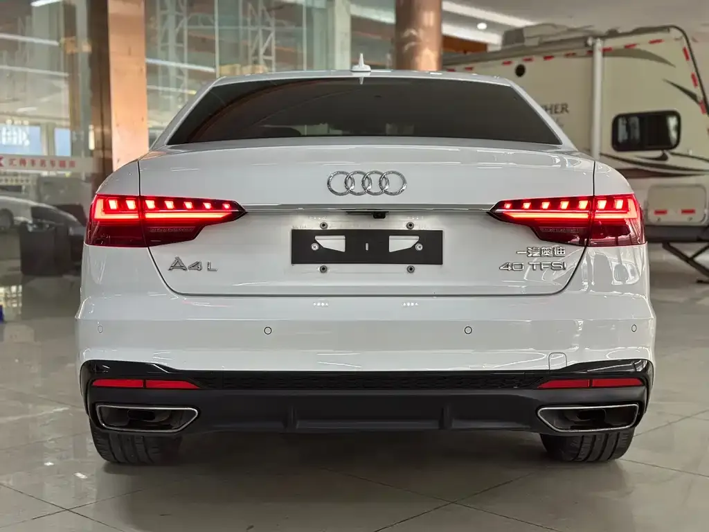 Audi A4L 2021 из CN, фото 6