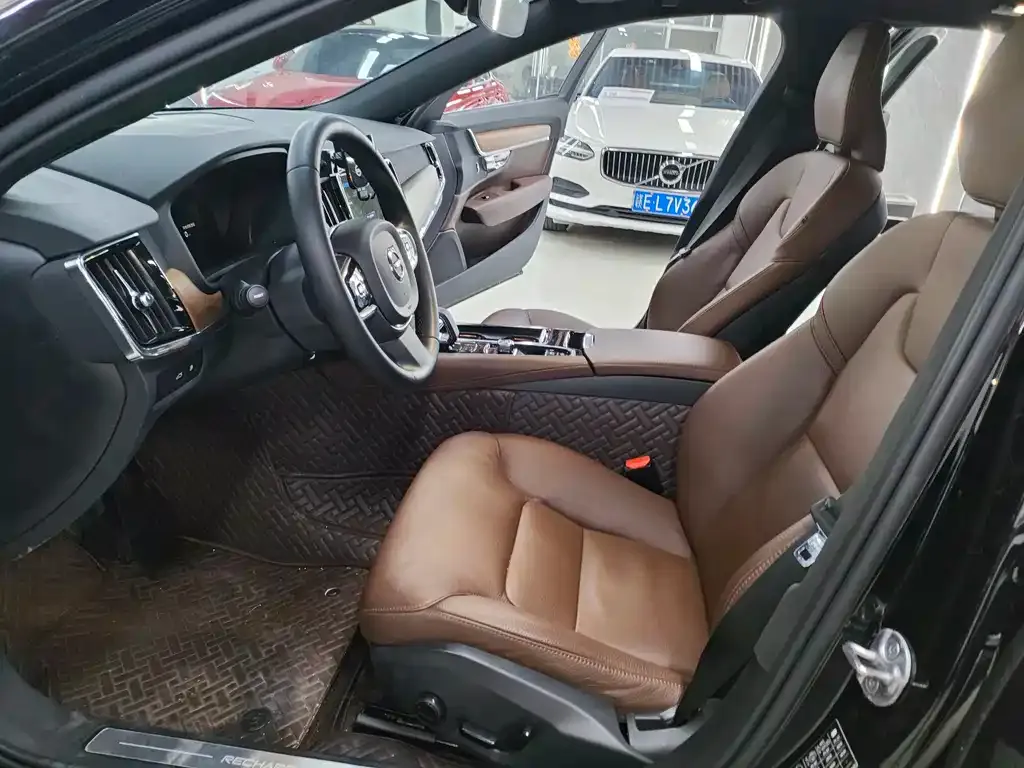 Volvo S90 PHEV 2023 из CN, фото 6