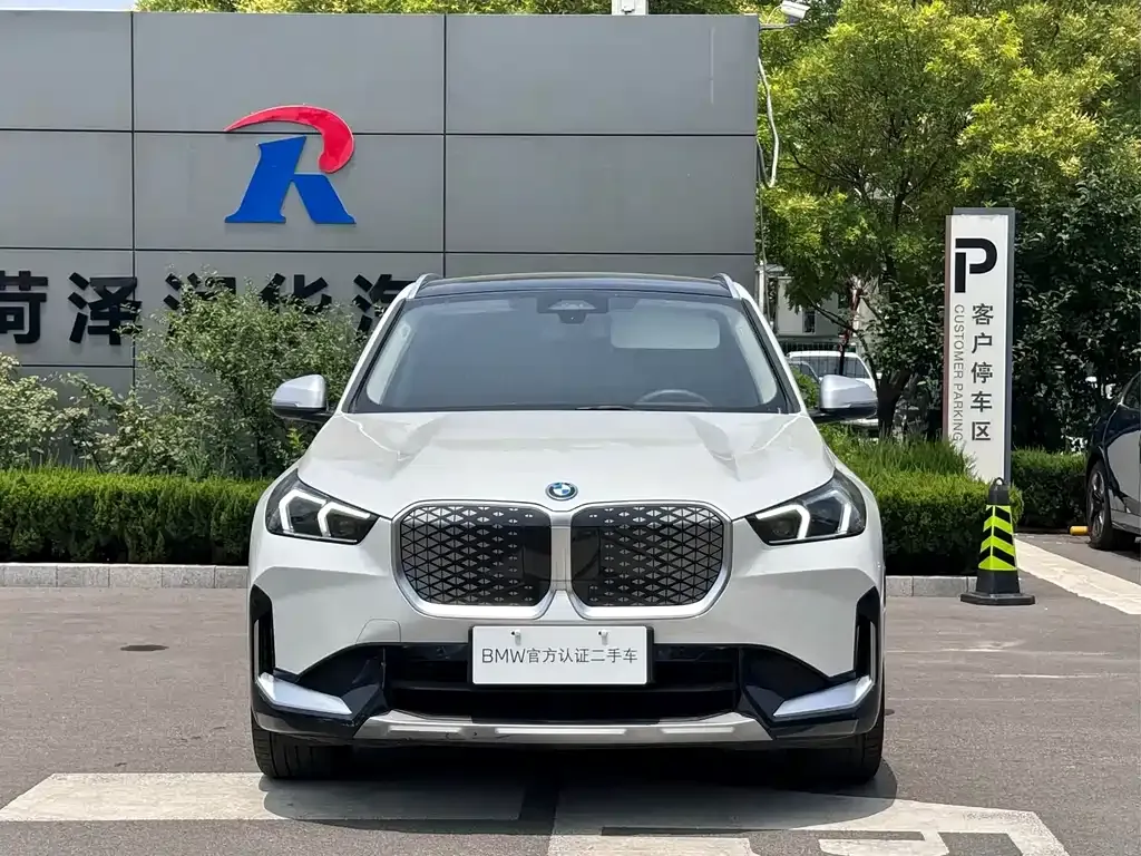 BMW iX1 2024 из CN, фото 2