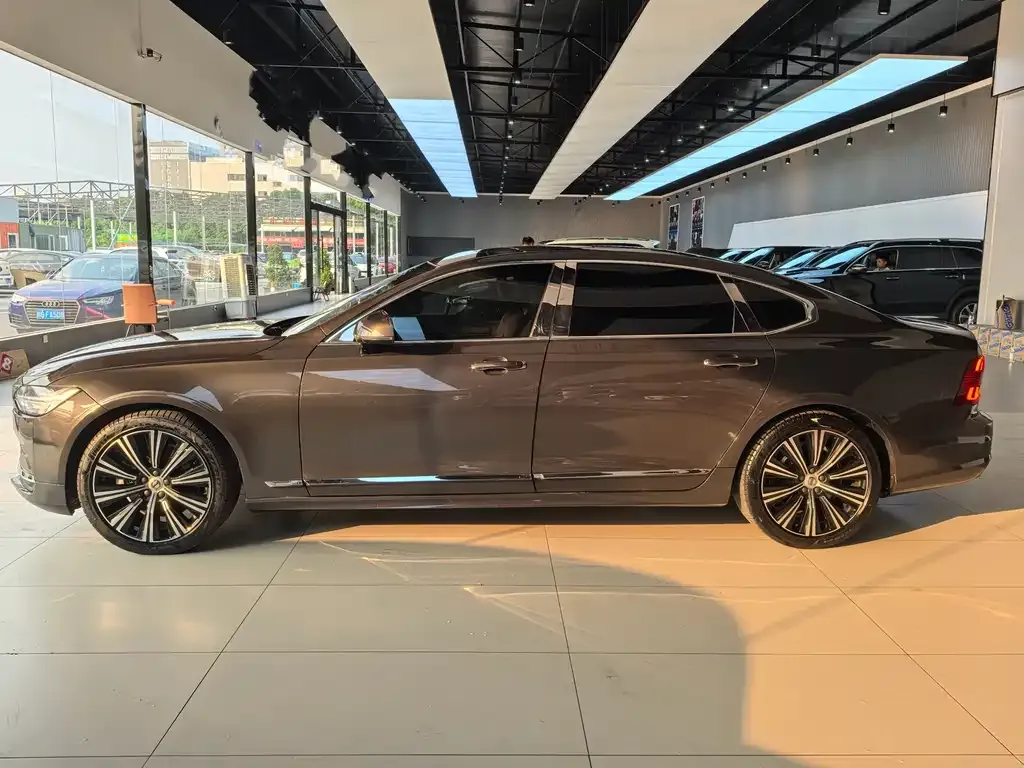 Volvo S90 2022 из CN, фото 4