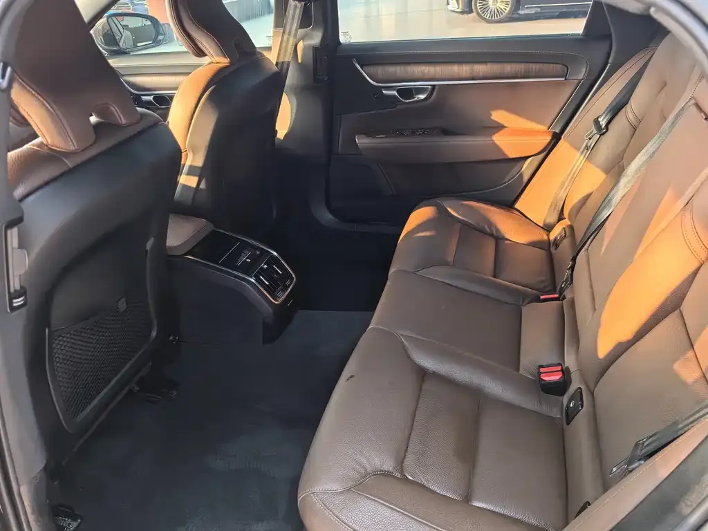 Volvo S90 2022 из CN, фото 7