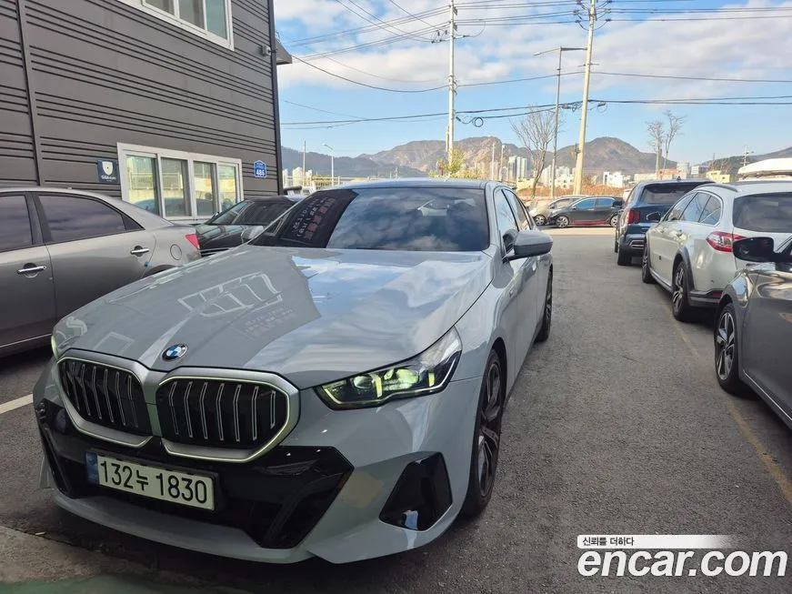 BMW 5-Series 2024 из KR, фото 1