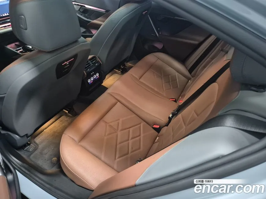 BMW 5-Series 2024 из KR, фото 10