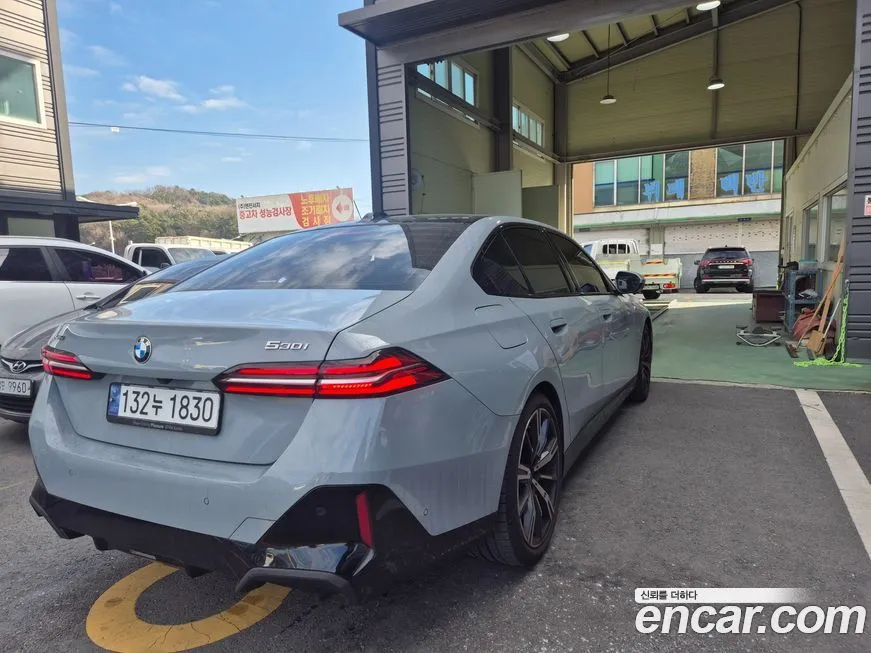 BMW 5-Series 2024 из KR, фото 3