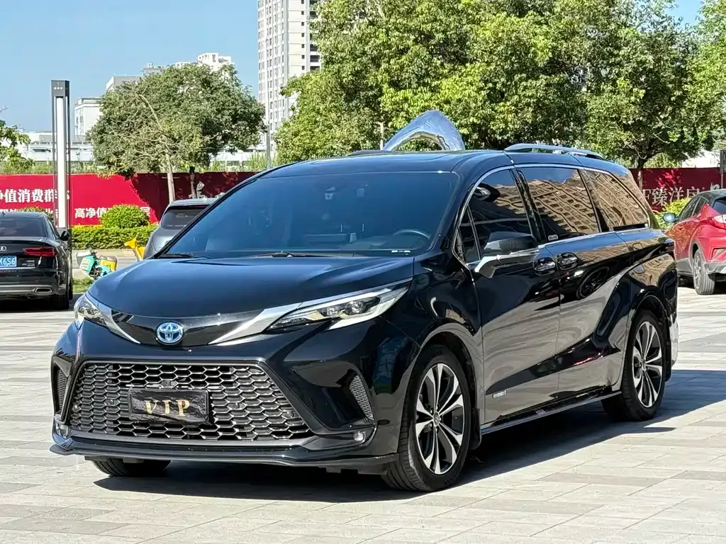 Toyota Granvia 2023 из CN, фото 1