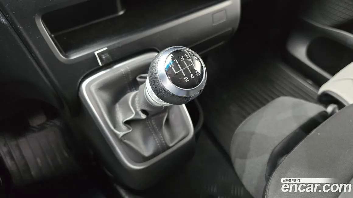 Hyundai Staria 2025 из KR, фото 9