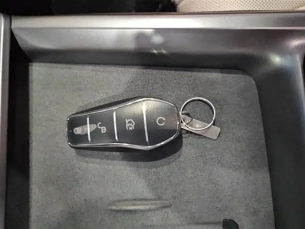 BYD Seal — фото 9