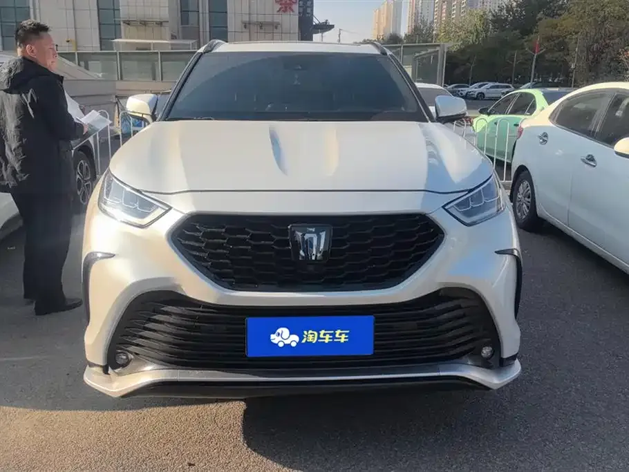 Toyota Crown Kluger 2022 из CN, фото 2