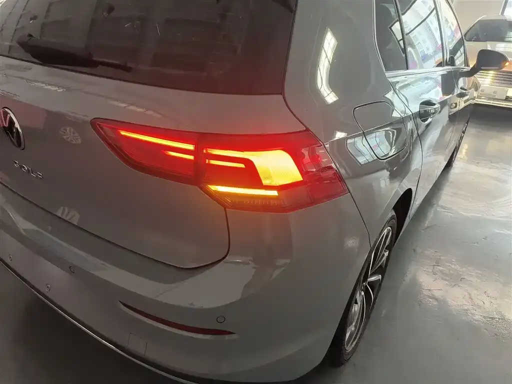 Volkswagen Golf 2023 из CN, фото 8