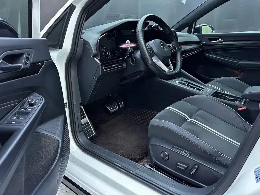 Volkswagen Golf 2022 из CN, фото 8