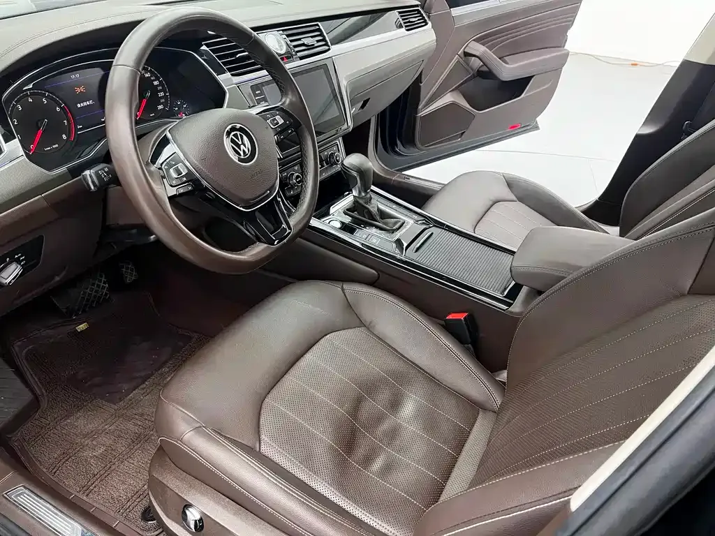 Volkswagen Phideon 2023 из CN, фото 7