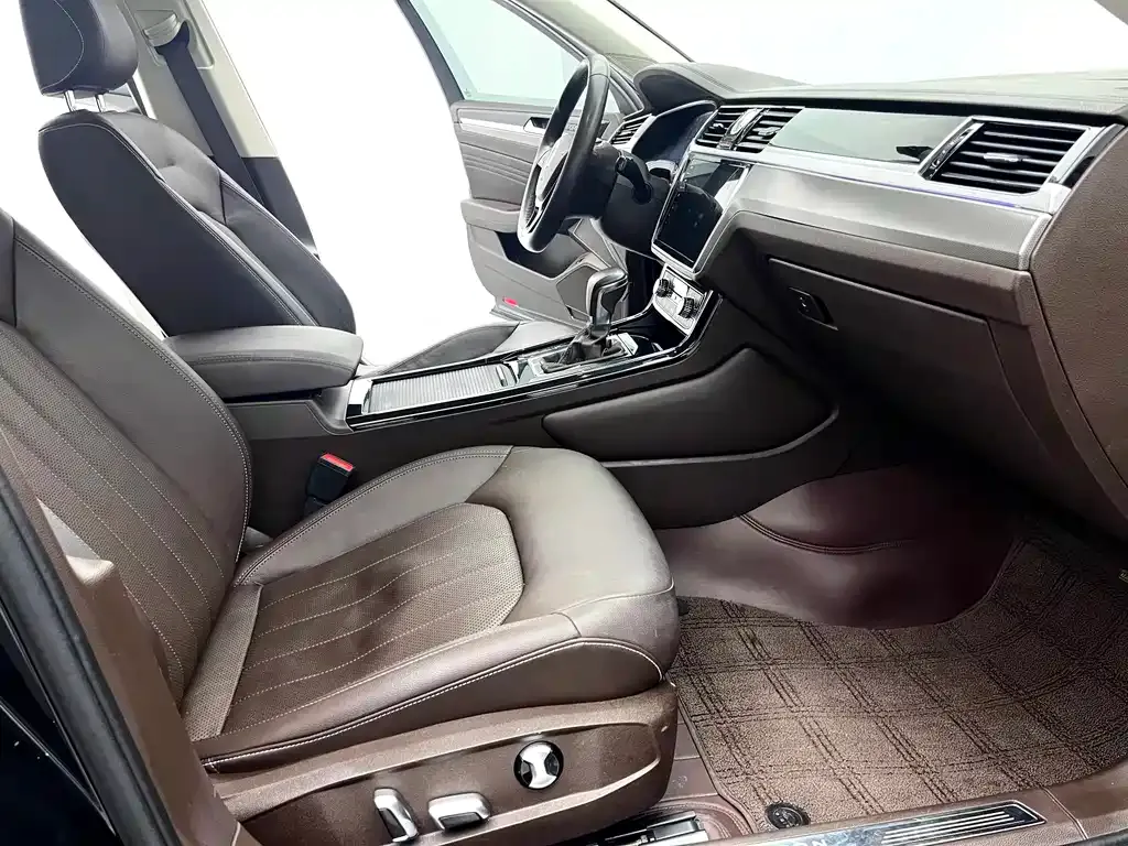 Volkswagen Phideon 2023 из CN, фото 9