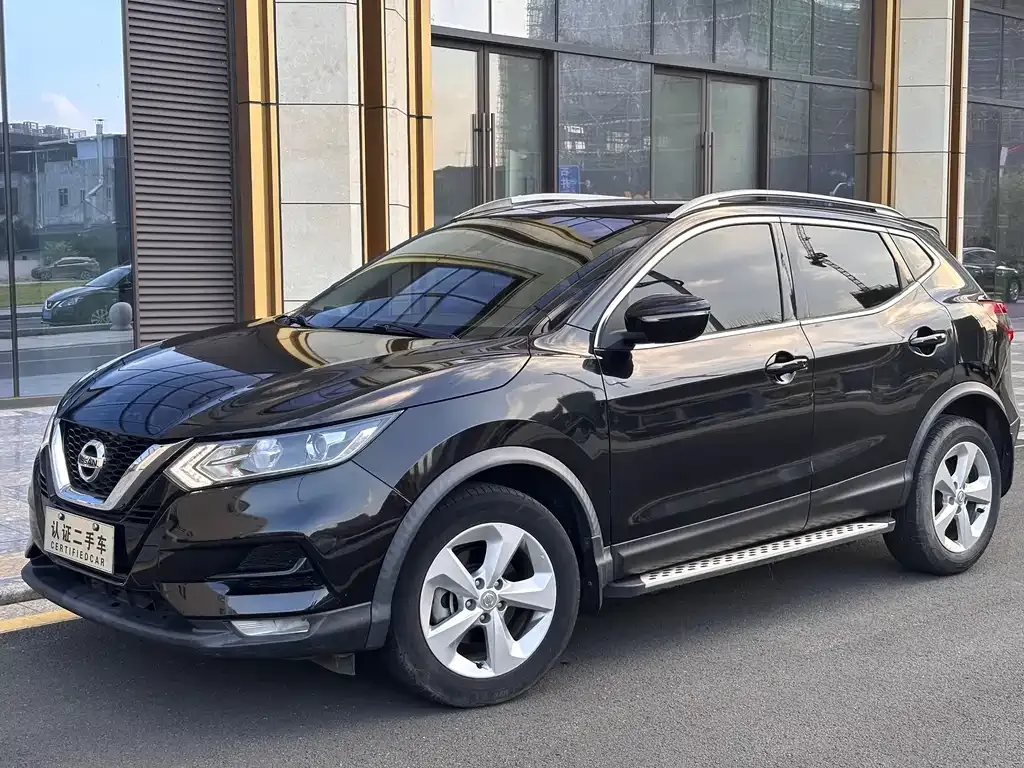 Nissan Qashqai — фото 1