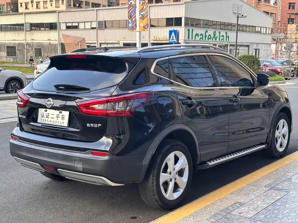 Nissan Qashqai — фото 10