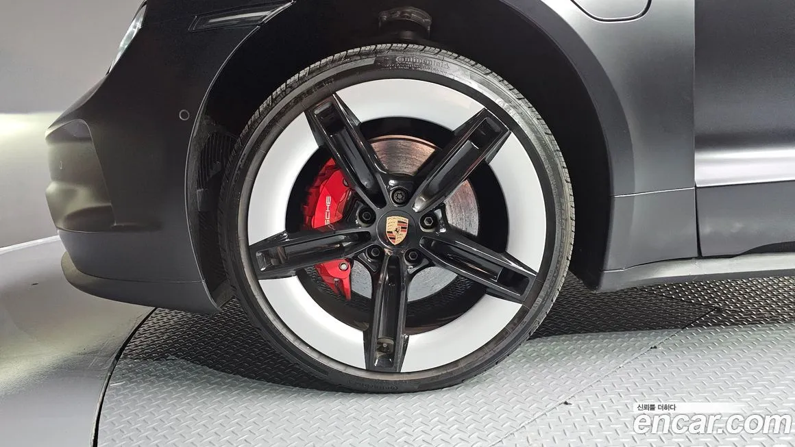 Porsche Taycan 2025 из KR, фото 5