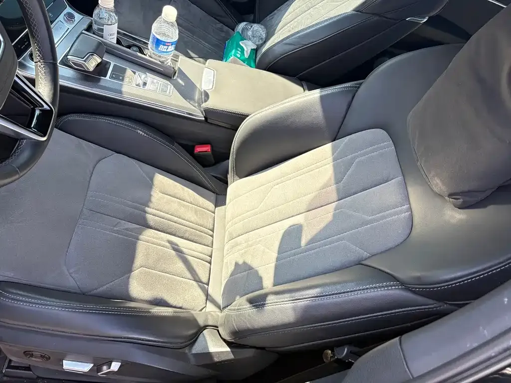Audi A6L 2024 из CN, фото 10