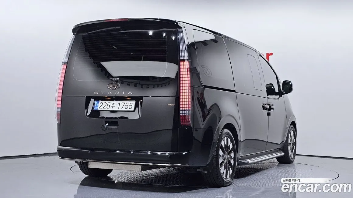 Hyundai Staria 2023 из KR, фото 2